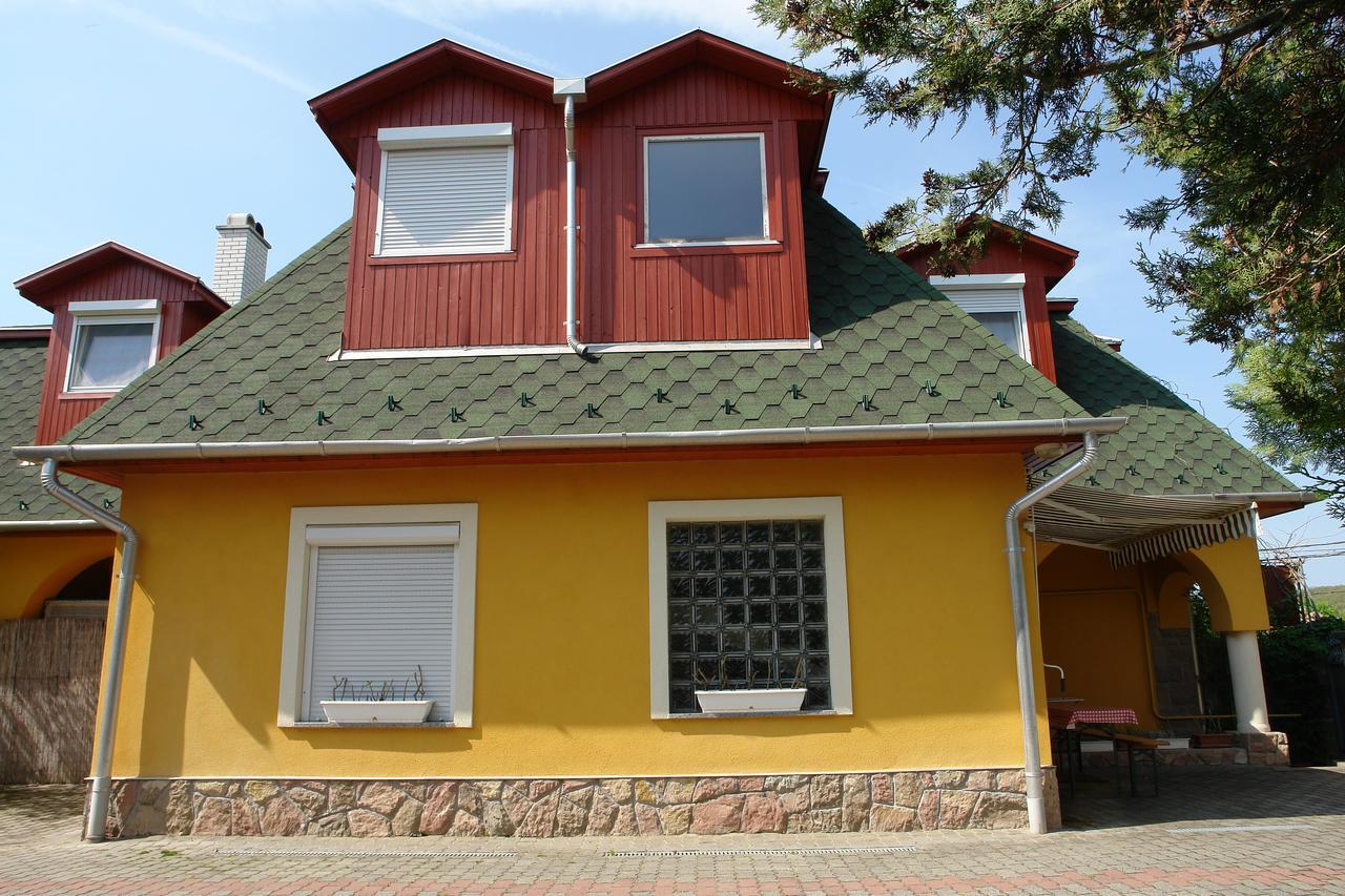 Apartamento Valentína Apartmanház Bogács Exterior foto