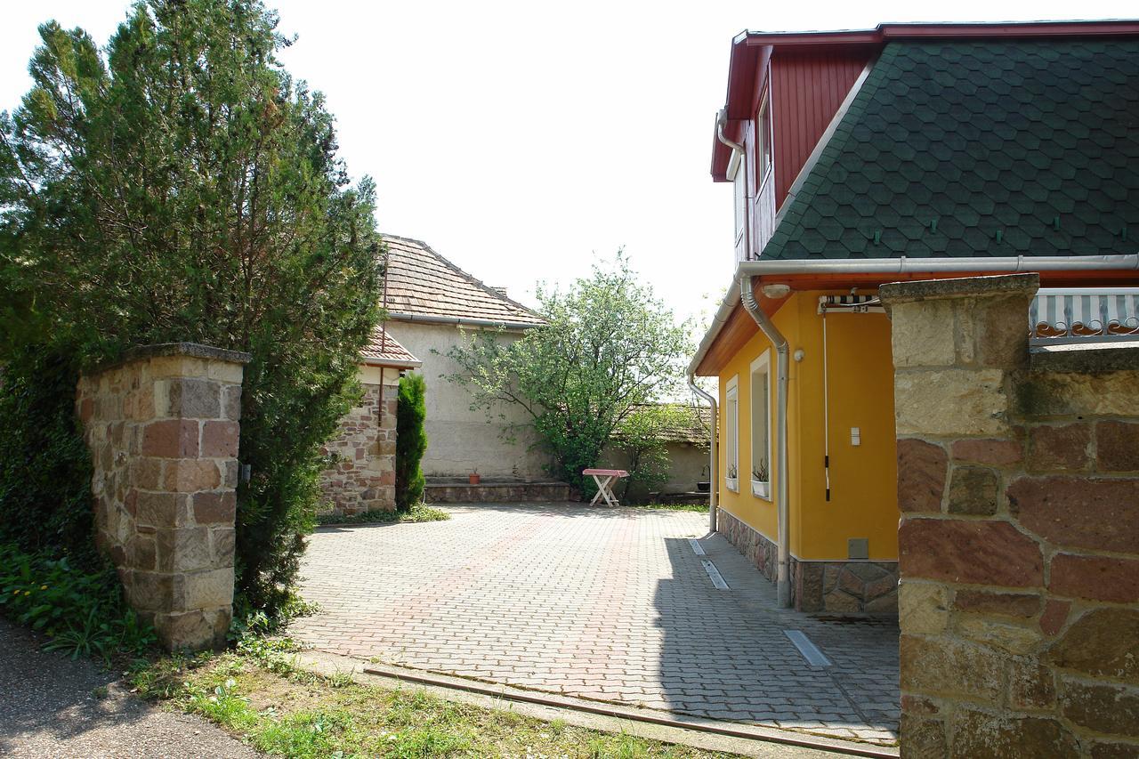 Apartamento Valentína Apartmanház Bogács Exterior foto